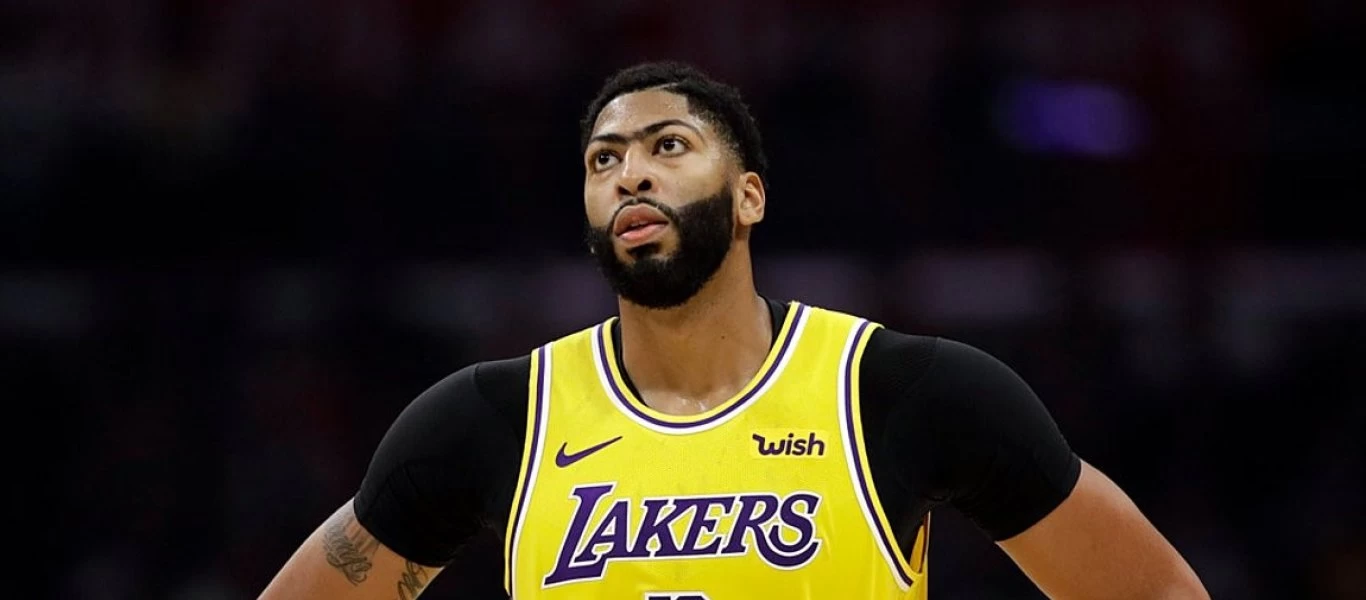 Άντονι Ντέιβις: Έβαλε το όνομά του δίπλα στον Κόμπι Μπράιαντ